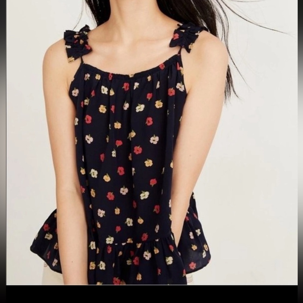 Madewell
Silk Ruffle-Strap Cami Top in Confetti
Floral size 2 US S